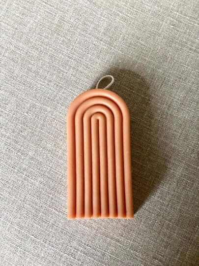 Rainbow Arch Candle – Handcrafted Soy Wax Artistry for a Colorful Touch