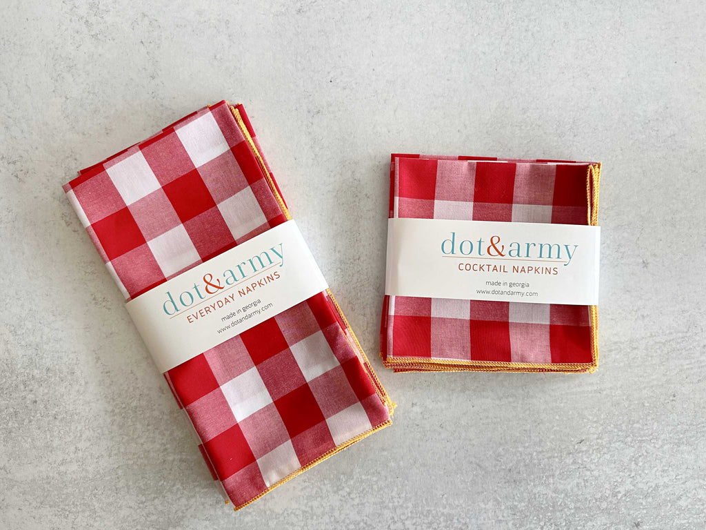 Elegant Gingham Check Napkins with Honey Border – 4-Piece Cotton Blend Set