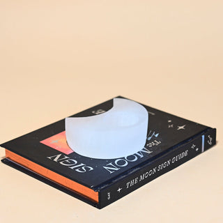 Selenite Moon Candle Holder – Purifying Glow & Elevated Energy